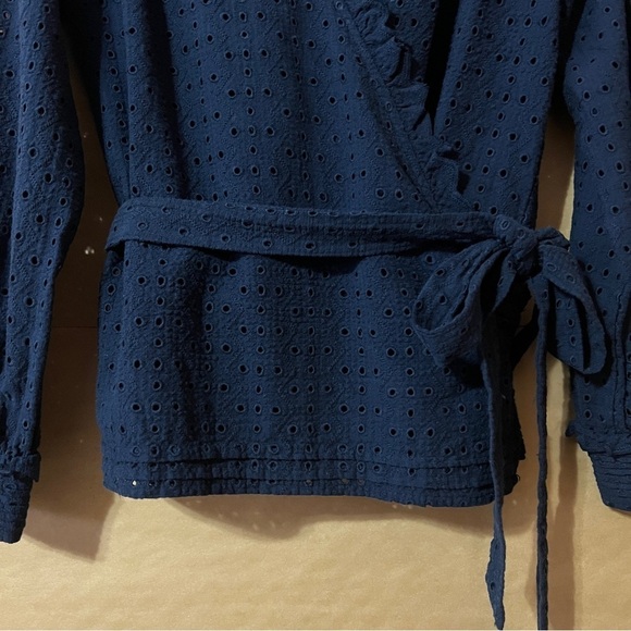 Trovata Birds Of Paradis | Jessica Wrap Top Eyelet Lace Blouse Navy Blue Size XS - Picture 5 of 10